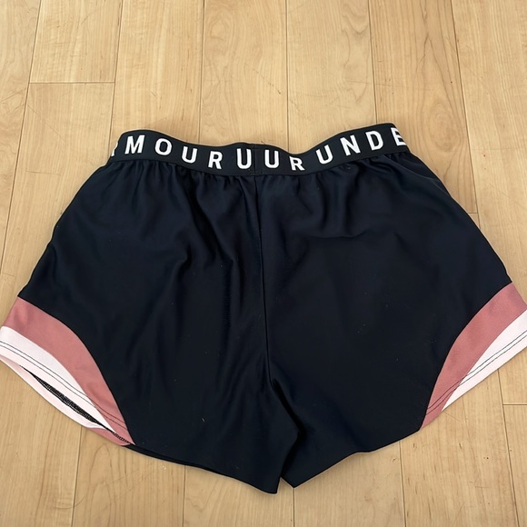 Under Amour Shorts size Medium - Picture 4 of 5
